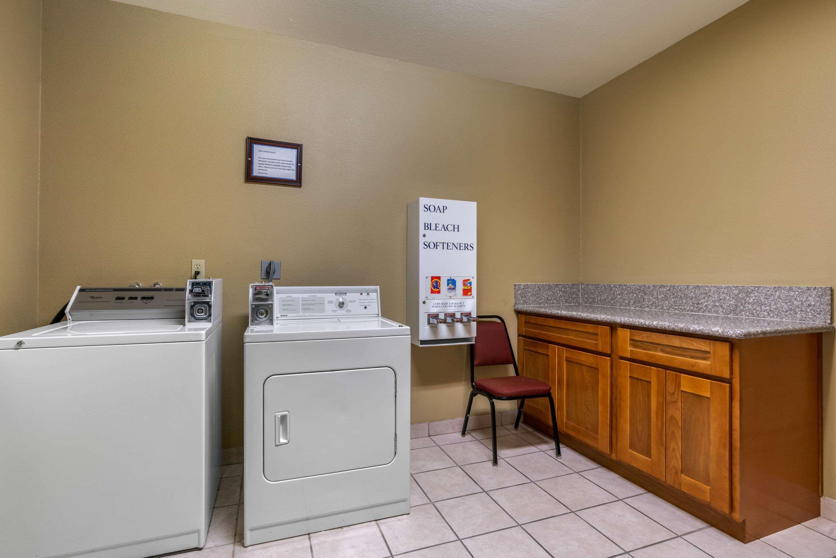 Comfort & - Area 3* Sacramento
