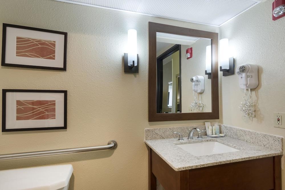 Comfort & - Area Hotel 3*