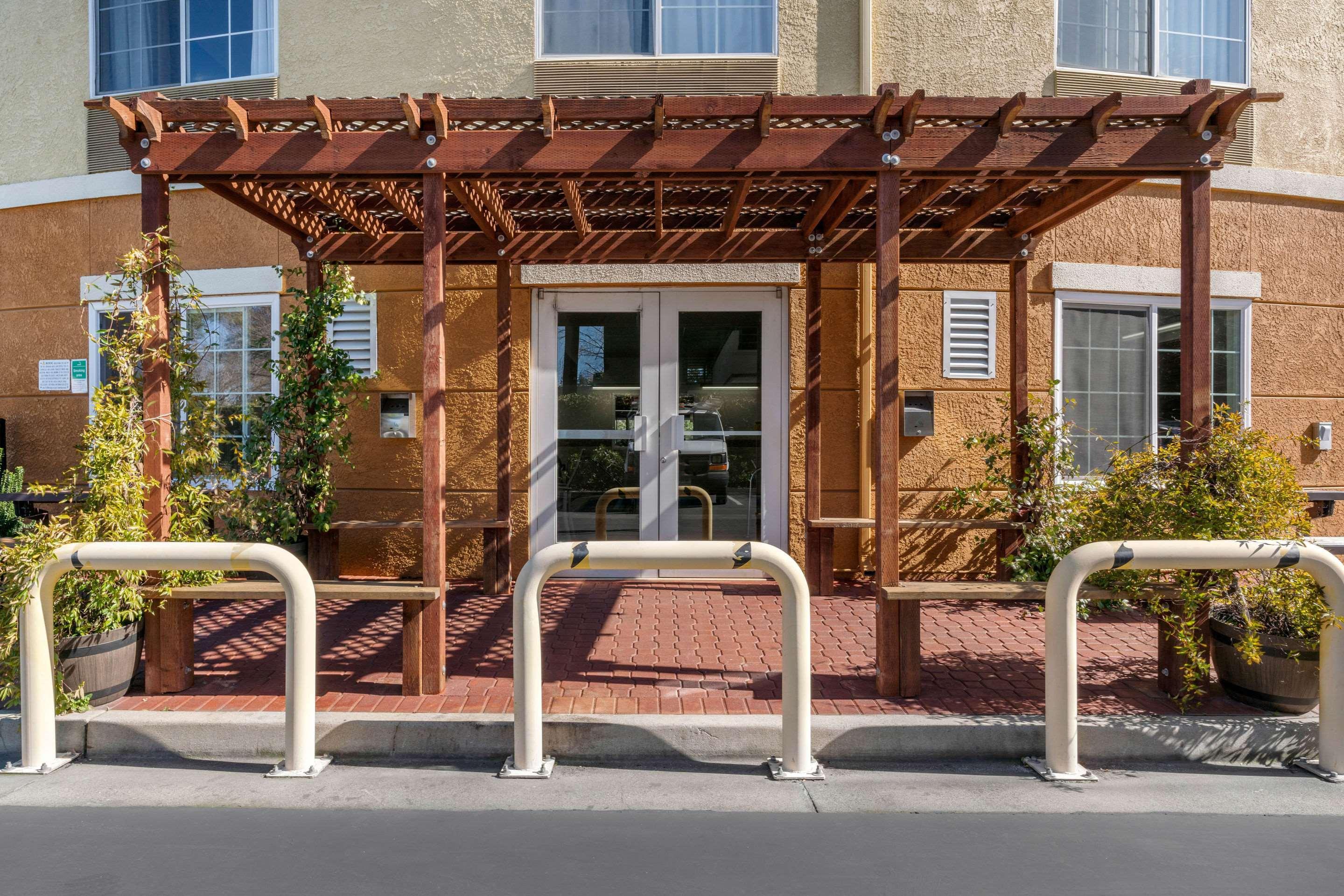 Comfort & - Area 3* Sacramento