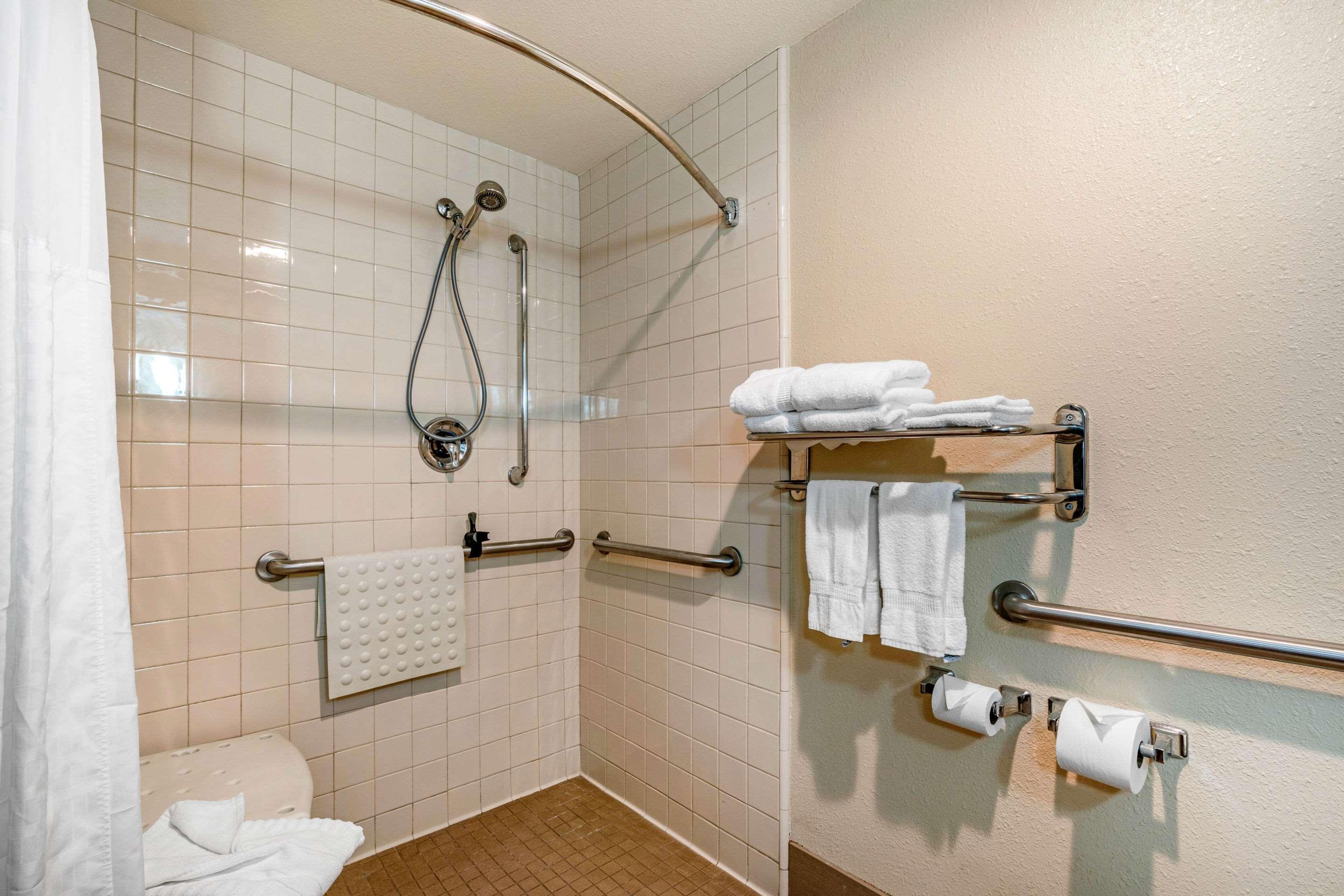 Comfort & - Area 3* Sacramento