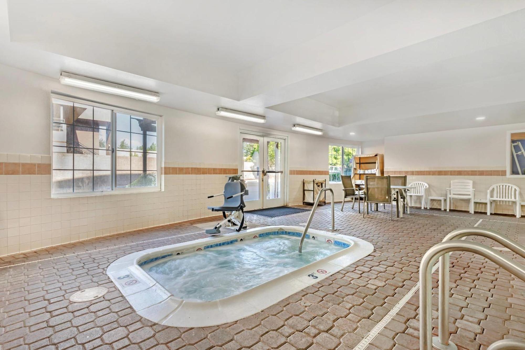 Comfort & - Area Hotel