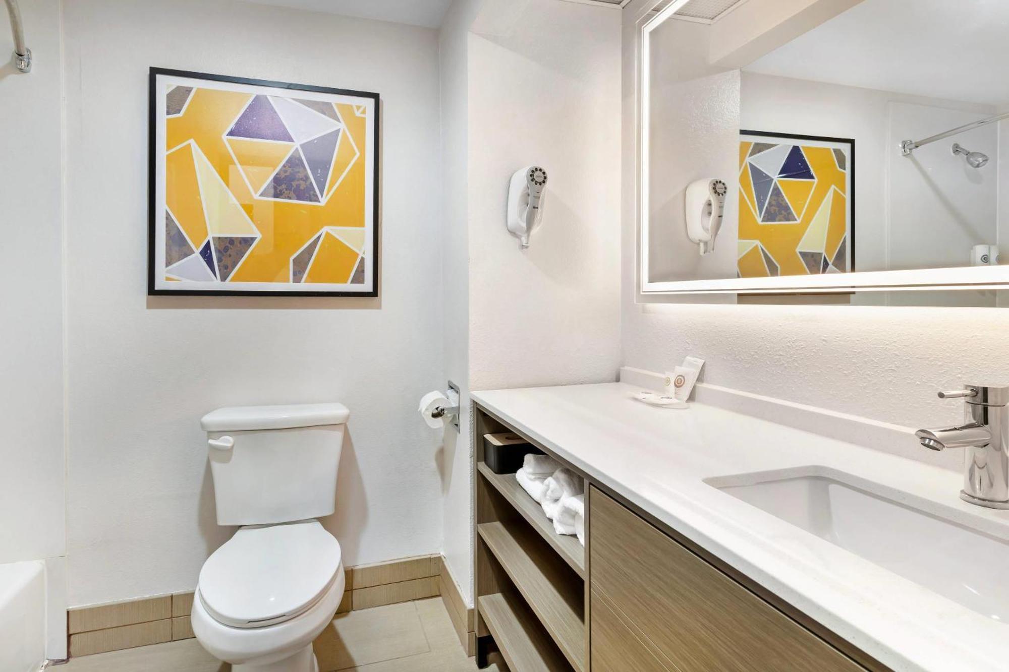 Comfort & - Area 3* Sacramento