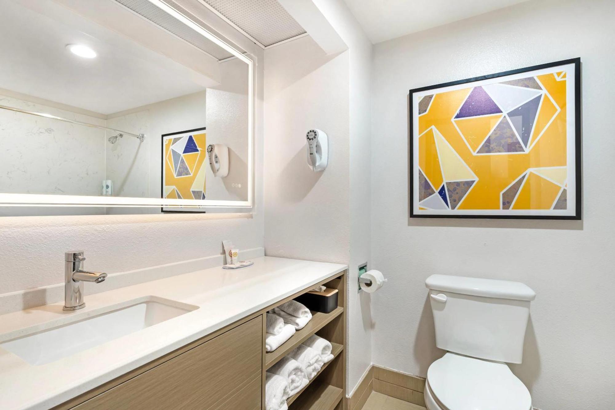 Hotel Comfort & - Area 3*